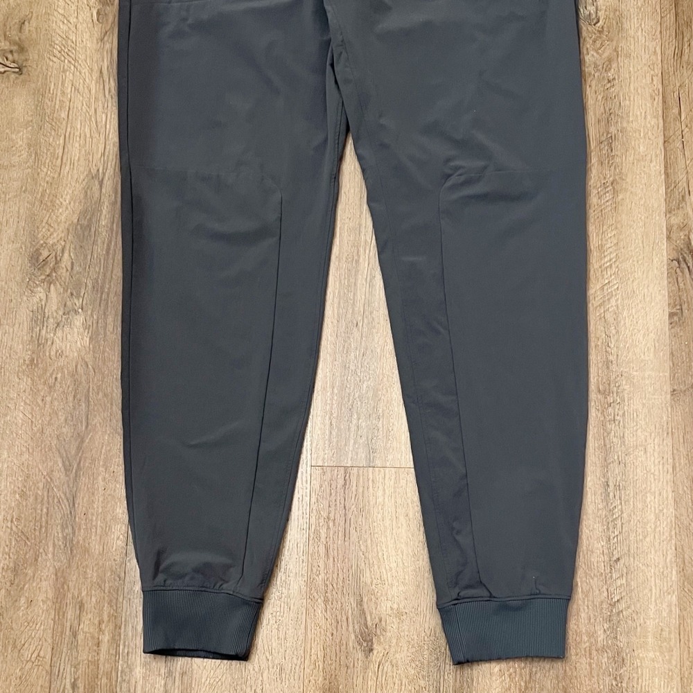 Alo Yoga Men's Co-Op Jogger Anthracite Grey Pants Size Medium - Picture 9 of 12